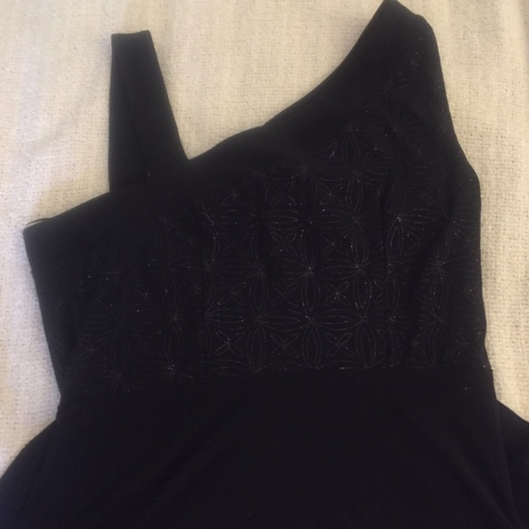 R & M Richards Dresses & Skirts - one shoulder little black dress 🚫sold🚫.